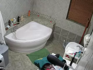 Julmodels Bathroom 1st Floor-2's Live Sex Cam Show