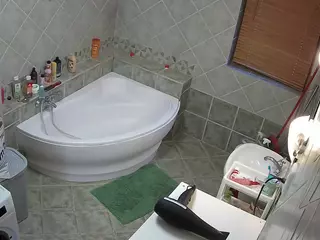 Julmodels Bathroom 1st Floor-2's Live Sex Cam Show