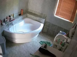 Julmodels Bathroom 1st Floor-2's Live Sex Cam Show