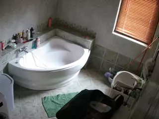 Julmodels Bathroom 1st Floor-2's Live Sex Cam Show