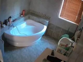 Julmodels Bathroom 1st Floor-2's Live Sex Cam Show