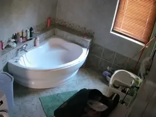 Julmodels Bathroom 1st Floor-2's Live Sex Cam Show