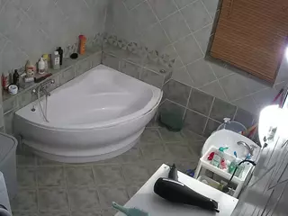 Julmodels Bathroom 1st Floor-2's Live Sex Cam Show