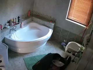 Julmodels Bathroom 1st Floor-2's Live Sex Cam Show