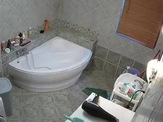 Julmodels Bathroom 1st Floor-2's Live Sex Cam Show