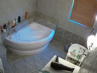 Julmodels Bathroom 1st Floor-2's Live Sex Cam Show