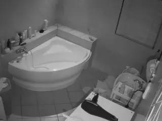 Julmodels Bathroom 1st Floor-2's Live Sex Cam Show