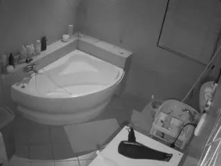 Julmodels Bathroom 1st Floor-2's Live Sex Cam Show