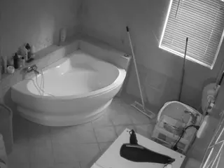 Julmodels Bathroom 1st Floor-2's Live Sex Cam Show