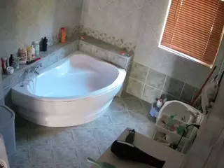 Julmodels Bathroom 1st Floor-2's Live Sex Cam Show