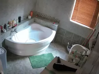 Julmodels Bathroom 1st Floor-2's Live Sex Cam Show