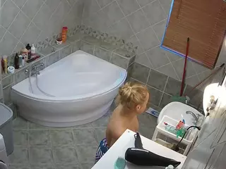 Julmodels Bathroom 1st Floor-2's Live Sex Cam Show