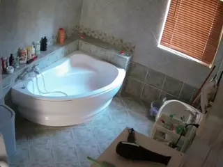 Julmodels Bathroom 1st Floor-2's Live Sex Cam Show