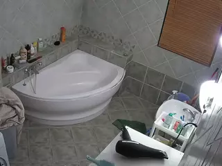 Julmodels Bathroom 1st Floor-2's Live Sex Cam Show