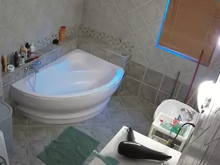 Julmodels Bathroom 1st Floor-2's Live Sex Cam Show