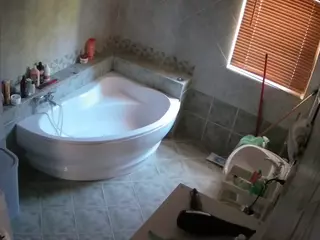 Julmodels Bathroom 1st Floor-2's Live Sex Cam Show