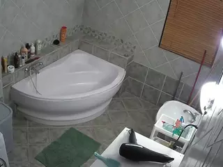 Julmodels Bathroom 1st Floor-2's Live Sex Cam Show