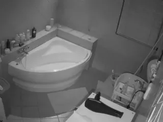 Julmodels Bathroom 1st Floor-2's Live Sex Cam Show