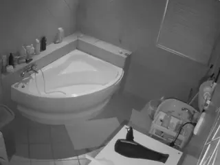 Julmodels Bathroom 1st Floor-2's Live Sex Cam Show