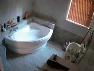 Julmodels Bathroom 1st Floor-2's Live Sex Cam Show