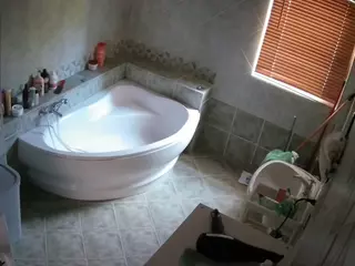 Julmodels Bathroom 1st Floor-2's Live Sex Cam Show