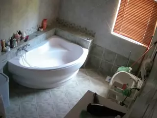 Julmodels Bathroom 1st Floor-2's Live Sex Cam Show