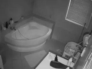 Julmodels Bathroom 1st Floor-2's Live Sex Cam Show