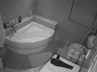 Julmodels Bathroom 1st Floor-2's Live Sex Cam Show