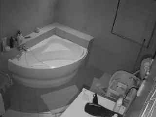 Julmodels Bathroom 1st Floor-2's Live Sex Cam Show