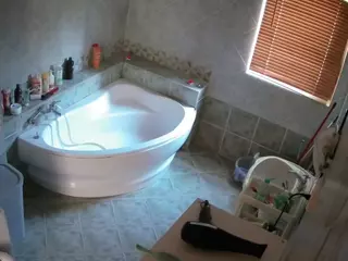 Julmodels Bathroom 1st Floor-2's Live Sex Cam Show