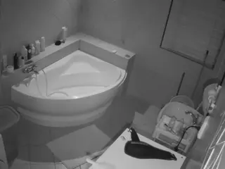 Julmodels Bathroom 1st Floor-2's Live Sex Cam Show