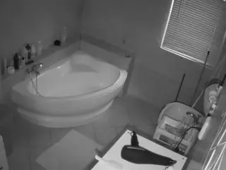 Julmodels Bathroom 1st Floor-2's Live Sex Cam Show