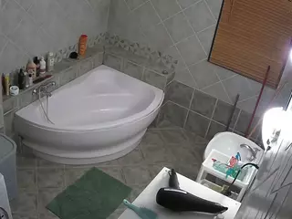 Julmodels Bathroom 1st Floor-2's Live Sex Cam Show