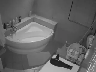 Julmodels Bathroom 1st Floor-2's Live Sex Cam Show