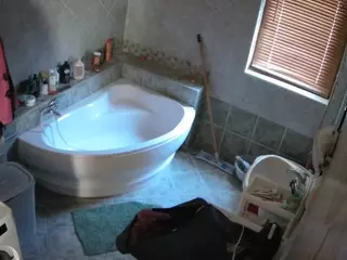 Julmodels Bathroom 1st Floor-2's Live Sex Cam Show