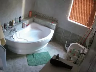 Julmodels Bathroom 1st Floor-2's Live Sex Cam Show