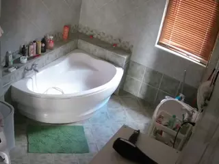 Julmodels Bathroom 1st Floor-2's Live Sex Cam Show