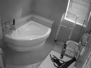 Julmodels Bathroom 1st Floor-2's Live Sex Cam Show