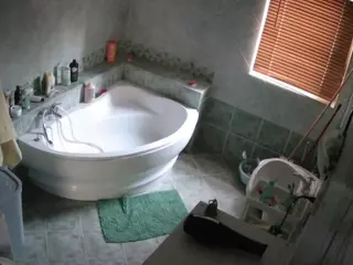 Julmodels Bathroom 1st Floor-2's Live Sex Cam Show