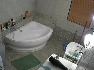 Julmodels Bathroom 1st Floor-2's Live Sex Cam Show