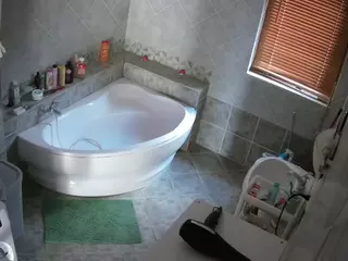 Julmodels Bathroom 1st Floor-2's Live Sex Cam Show