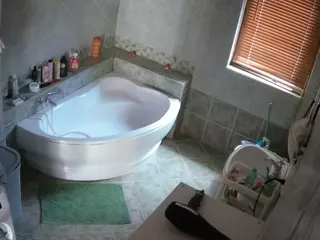 Julmodels Bathroom 1st Floor-2's Live Sex Cam Show