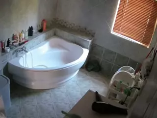 Julmodels Bathroom 1st Floor-2's Live Sex Cam Show