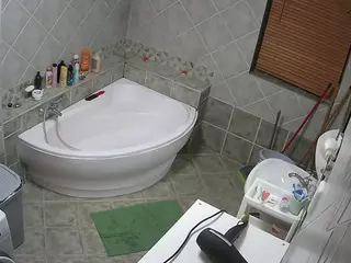 Julmodels Bathroom 1st Floor-2's Live Sex Cam Show