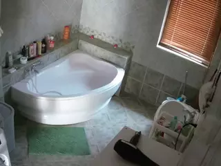 Julmodels Bathroom 1st Floor-2's Live Sex Cam Show