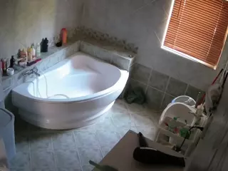 Julmodels Bathroom 1st Floor-2's Live Sex Cam Show