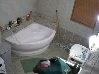 Julmodels Bathroom 1st Floor-2's Live Sex Cam Show