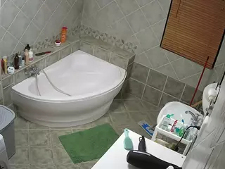 Julmodels Bathroom 1st Floor-2's Live Sex Cam Show