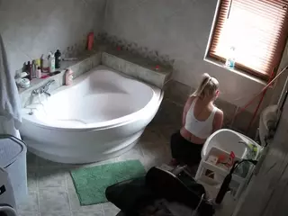 Julmodels Bathroom 1st Floor-2's Live Sex Cam Show