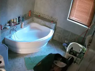 Julmodels Bathroom 1st Floor-2's Live Sex Cam Show